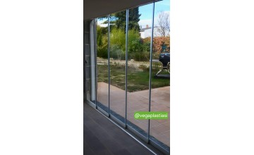 Sisteme din sticlă securizată pe tâmplărie din aluminiu – producție profesională pentru proiecte durabile